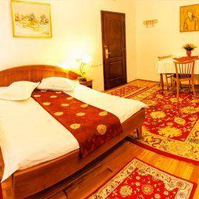 O cazare Boema in camera matrimoniala O cazare Boema in camera matrimoniala