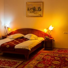 O atmosfera romantica in camera matrimoniala O atmosfera romantica in camera matrimoniala